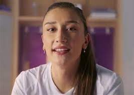 Karşılaşmanın en skorer ismi 17 sayı üreten hande baladın oldu. Hande Baladin Kimdir Nereli Kac Yasinda Boyu Kac