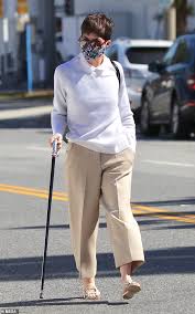Jun 06, 2021 · dc comics releases future state: Selma Blair Enjoys Going Out With Ron Carlson So She Looks Nice In A White Sweater And Beige Slacks London News Time