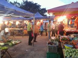 View pasar karat shah alam in a larger map mohd salihin hasan lot.3797 lorong tarmidi jalan rantau panj. Night Market Malaysia Stock Photos And Images 123rf