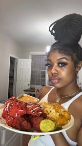 My'leia Holmes (myleiaholmes)