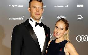Viajar, ejercitarse y rodearse de amigos. German Footballer Manuel Neuer Was Married To Wife Nina Weiss Why Did The Couple Divorce