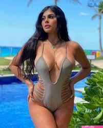aline abboud nacktfoto - Sexy photos