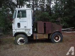 This Mobile Home Mover Would Be Great Restored As You Don T See Many Cab Overs Anymore Of Any Type House Movers Mobile Home Cab