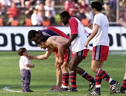 Malgré la distance, bixente lizarazu suit de près ce qu'entreprend son fils et trouve ça cool. Sohn Lizarazu Fotos Imago
