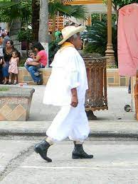 What Modern Day Nauhatl Men Wear As A Means Of Identity After The Spanish Conquest How To Wear Menswear Panama Hat