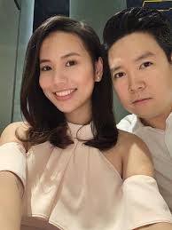 Khi được người hâm mộ hỏi, nữ ca sĩ cũng nhiệt tình chia sẻ bí quyết làm đẹp và những món mỹ phẩm đang được cô 'tín nhiệm'. Le Hiáº¿u Sáº¯p Káº¿t Hon Há»™i NgÆ°á»i Yeu CÅ© Cá»§a VÄƒn Mai HÆ°Æ¡ng Giá» Ra Sao