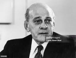 Pat Lowry's Instagram, Twitter & Facebook