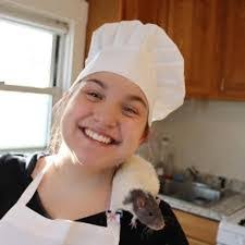 Darcy Howell's Instagram, Twitter & Facebook