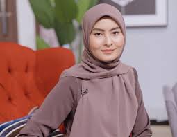 Pilih satu link dari 15 daftar dibawah untuk streaming video klip mp4 di metro musik, detail informasi dan kumpulan full album lagu terkait. Saya Rasa Macam Tak Ramai Je Yang Nak Kenal Pelik Juga Wany Hasrita Terbuka Tak Tolak Jodoh Justbdallnews