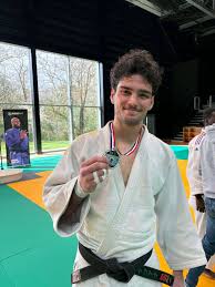 MANATOA LUCIANI RENAUD DE LA FAVERIE