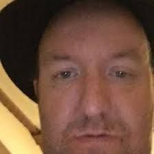 Robert Bratcher's Instagram, Twitter & Facebook