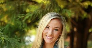 Ellie Tate's Instagram, Twitter & Facebook