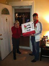 Homemade Halloween Costume Kevin Mcallister The Pizza Man From Home Alone Home Alone Christmas Christmas Character Costumes Office Christmas Decorations
