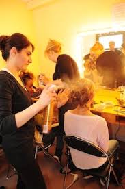Cap coiffure, bp coiffure, bac pro coiffure, bts métiers de la coiffure, apprentissage ou voie scolaire, tout ce que vous devez savoir sur les formations coiffure. Cap Coiffure En 1 An Devenir Coiffeuse A Domicile Ou En Salon A 20 30 Ou 40 Ans