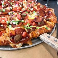 Natomas Round Table On Twitter Are You Hungry For A Late Night Snack Round Table Pizza Tastes As Good As It Looks And Add Some Chicken Wings And Garlic Parmesan Twists And