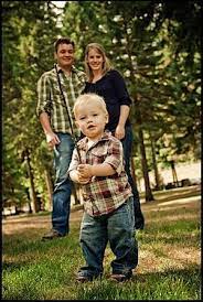 5 Tips For Young Family Portraits Family Photos Family Of 3 Photo Family Posing