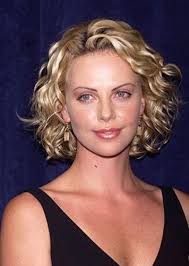 Charlize Theron Curly Hair Google Search In 2020 Charlize Theron Short Hair Short Hair Styles Curly Hair Styles