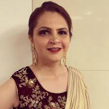 JIGNA DESAI walking the ramp for JHOOMER JEWELS !! ., ., #jhoomerjewels  #instajewellery #customisedjewellery #luxury #polkijewellery  #diamondjewellery #byanjalikharkiarach #lokhandwalajeweller ...