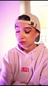 Laurie Olive's Instagram, Twitter & Facebook