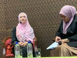 {thegoodtidings} a muslim revert's diary ep 8: Msu Malaysia On Twitter Welcoming Amira Ann Lee Abdullah From Tv Alhijrah On Campus For Realtalk Sharing Session Organized By Msu Students Career Development Msumalaysia Go2msu Https T Co Hwaonocdzw