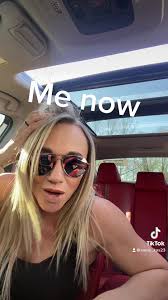 Reba McEntire Tribute: Celebrating the Iconic Mom of 90s Country