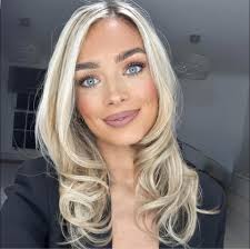 Hi, looking at booking for next year. Can't decide between crazy raindeer  or sirkantahti. Has anyone been to both and prefer one over the other and  do both hotels have the same