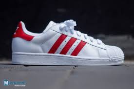 Shop the latest menswear collection at cheap prices. Adidas Superstars Damen Lederschuhe Weiss Rot Damenschuhe Merkandi At Merkandi B2b