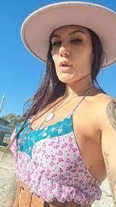 Shelly Prado's Instagram, Twitter & Facebook