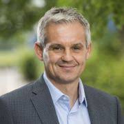 Lindsay Wills's Instagram, Twitter & Facebook