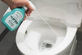 ウタマロクリーナーでトイレ掃除 尿石もスッキリ落とせる ウタマロクリーナー お掃除の裏技 掃除