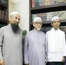 Ustaz abdullah khairi l kisah budak gangster l uak vs budak gangster l kisah benar lawak gila!!! Kuliah Agama Rasulullah Saw Ustaz Dr Abdullah Khairi Facebook