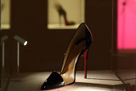 Indossare i tacchi alti è come avere un orgasmo. Un Sogno Chiamato Christian Louboutin A Parigi In Mostra Le Scarpe Del Desiderio La Repubblica