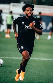 The french player also expressed that he can give up his own salary if necessary. Valentin Rosier Besiktas Ile Ilk Antrenmanina Cikti Haberler Spor