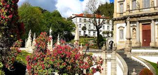 Braga has a university is called the universidade do minho, and it is around 30 years old. Living In Braga Master Pangea