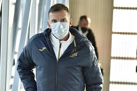 Тренування, виліт до парижа й одна втрата на матч із францією другий день збору національна команда розпочала рано: K 17q1mzhqgnhm