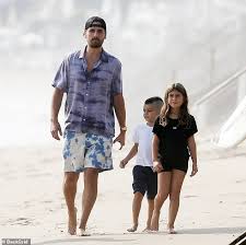 The veteran reality star admits he needs help with an ongoing substance abuse problem. Scott Disick Enjoys A Day At The Beach With Daughter Penelope 8 And Son Reign 5 Australiannewsreview