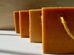 Savon Saponifie A Froid Miel Cire Savon Saponifie A Froid Recettes De Savon Savon