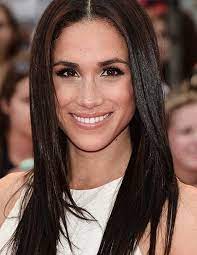 19 Sensational Straight Sleek Hairstyles For Women In 2019 Fashionsfield Sleek Straight Hairstyles Sleek Hairstyles Modern Hairstyles