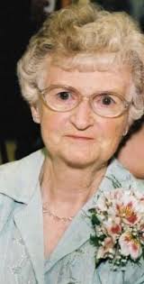 Marjorie Almeida's Instagram, Twitter & Facebook