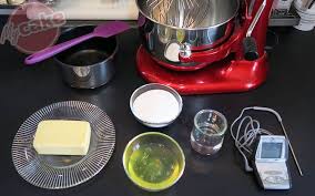 3 Recettes De Creme Au Beurre Qui Vont Vous La Faire Aimer Recette Creme Au Beurre Recette Creme Creme