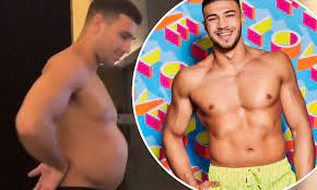 Discover why our female community love us so much! Tommy Fury Admits He S Lost His Six Pack And Says Having A Ripped Body Doesn T Mean Anything Daily Mail Online