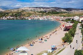 Je to klidné místo, vhodné pro rodiny s dětmi. Pag Ostrov Pag Eu