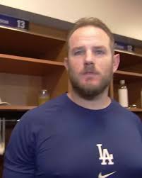 Max ist ein schlauer Kerl. Baylor-Mann. Kinder, bleibt in der Schule.