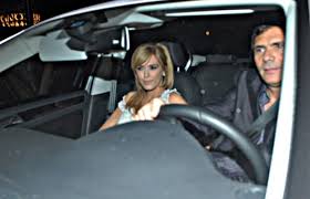 La conductora viviana canosa defendió a su ex pareja alejandro borensztein, quien en su polémica columna de humor en clarín calificó de pelotudo a marcelo tinelli, y aseguró que el presentador de showmatch debería envidiar la dignidad del hijo de 'tato' bores. Piedra Libre Viviana Canosa Y Alejandro Borensztein 24con