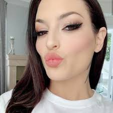 Susan Lisa's Instagram, Twitter & Facebook