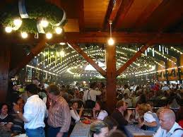 Wer hier parken will, kann aussteigen, den blockierenden gegenstand wegräumen und einparken. Parken Am Oktoberfest Parkplatz Parkhaus Mieten