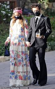 Harry styles' & olivia wilde's age gap is ruining their relationship! Harry Styles 26 And Olivia Wilde 36 Confirm Their Romance As They Hold Hands At Agent S Wedding Duk News