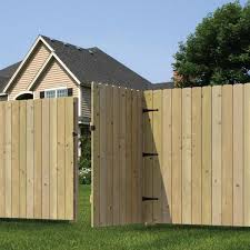 Sea view fences and gates berkeley, ca the gate is made of thin slats woven together. Outdoor Essentials 3 5 Ft W X 6 Ft H Pressure Treated Pine Stockade Fence Gate 133606 The Home Depot