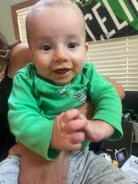 If you were a crazy busy mom of 4 toddlers (ages 1-3) starting a weight  loss journey, what would you put in snack boxes to keep in the fridge for a  quick