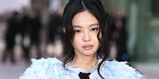 Blackpink's Jennie Brings Back An Unexpected Y2K Fashion Relic At Chanel